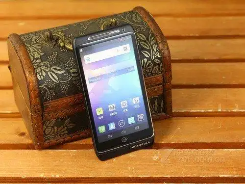 不留指纹很高端 摩托罗拉xt788仅不足2k