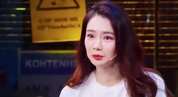 回顾戚薇曾遭遇的潜规则七天七夜五百万否则删除所有戏份