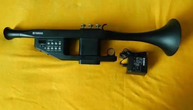 雅马哈 电吹管 yamaha ez-tp 电子小号 2200元