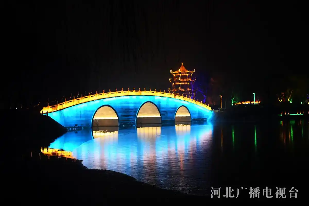 邯郸广平:流光溢彩扮靓城市夜景
