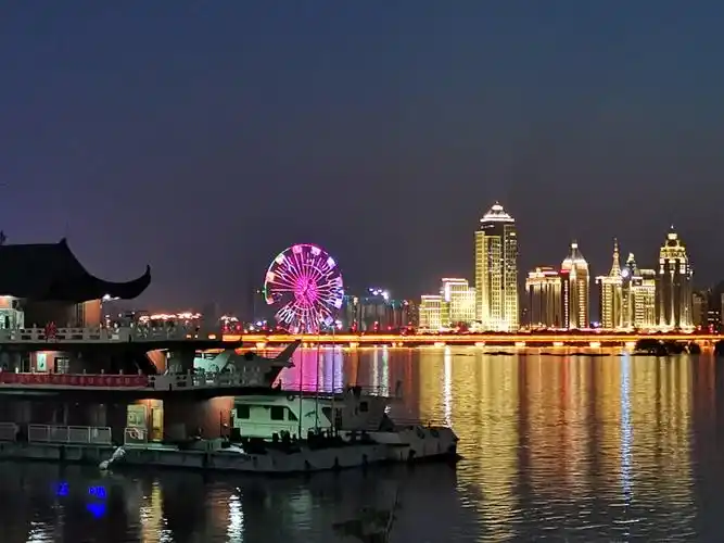 赣江两岸灯光秀