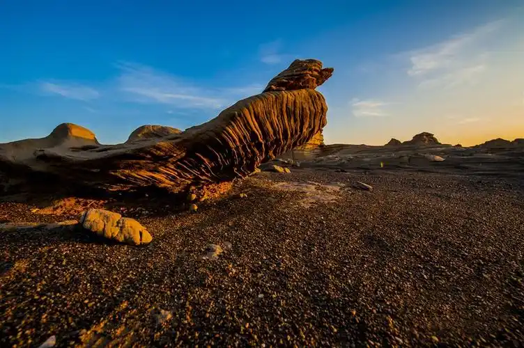 雅丹地貌和丹霞地貌有什么区别?