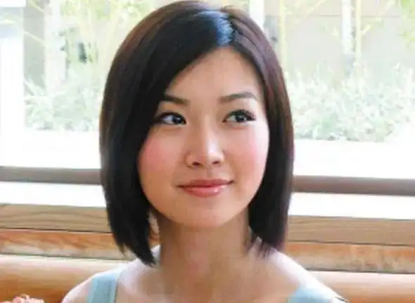 隐瞒了十六年黄有龙前妻被曝光难怪赵薇不愿提起她是谁