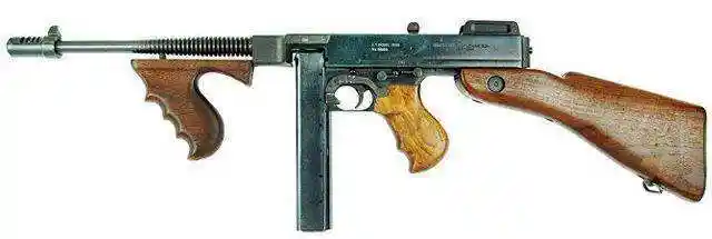 thompson submachinegun,又称:汤姆逊冲锋枪,绰号:tommy gun,译文