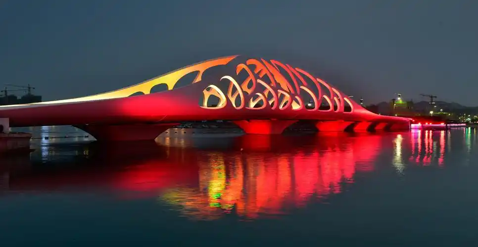 黄岛珊瑚贝大桥.