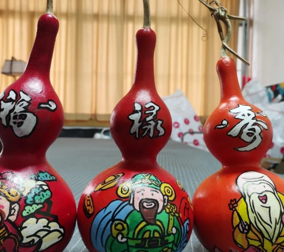 艺术学院举办福禄艺精彩筑梦述匠心葫芦彩绘大赛