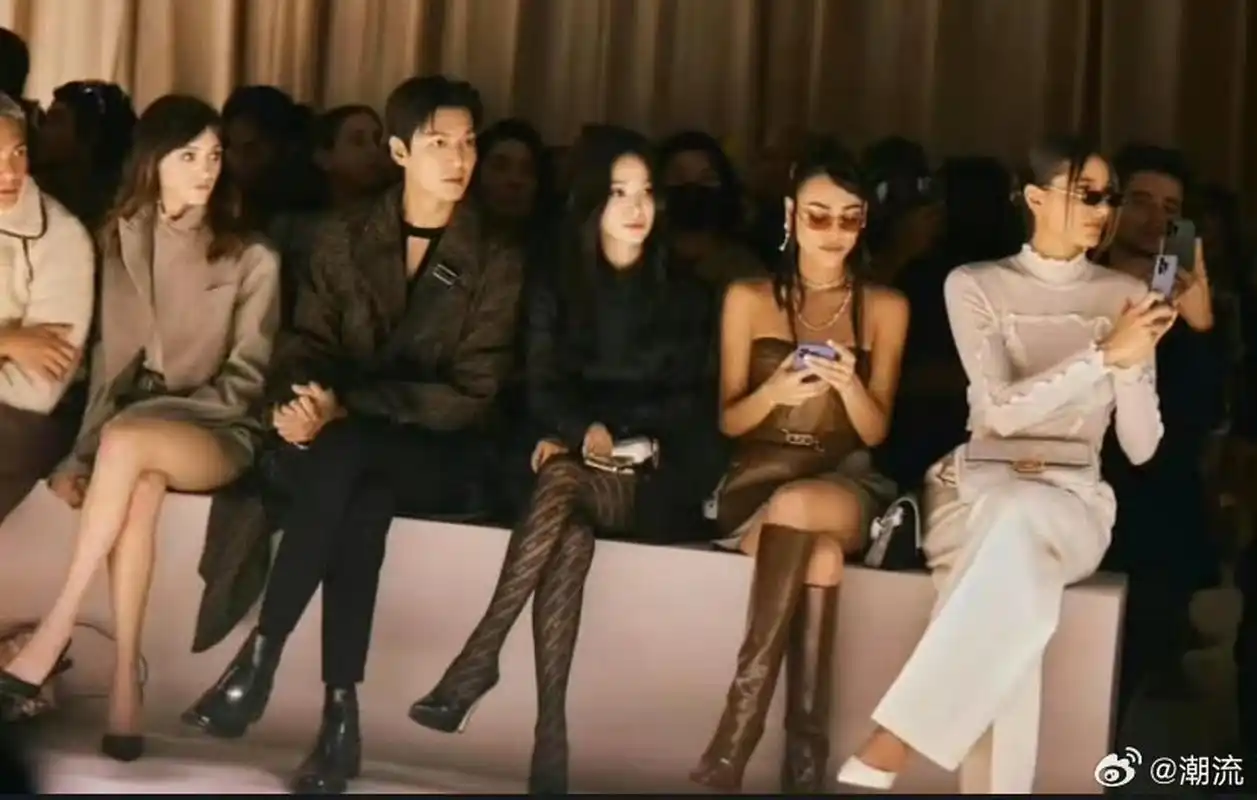 宋慧乔李敏镐同框也太有现代版权谋剧感觉了