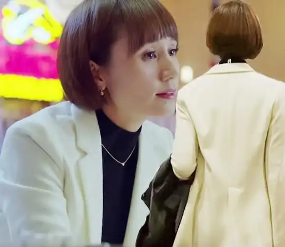 我的前半生新款西装领唐晶袁泉同款春秋中长款白色韩版小西装女潮