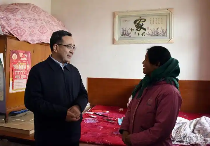 张智明深入五龙镇 琥珀镇督查干部到岗情况(图)--天水在线