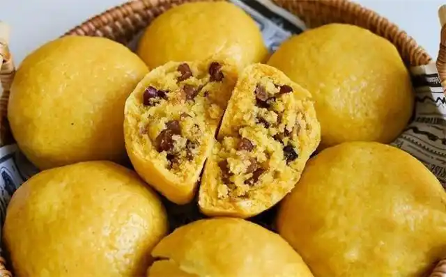 玉米面裹馅香饽饽的做法,老一辈才会的手艺,暄软酸甜好消化