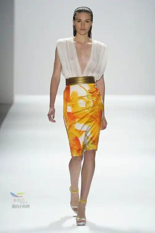 观秀时看到模特身着透视装,你会感到?