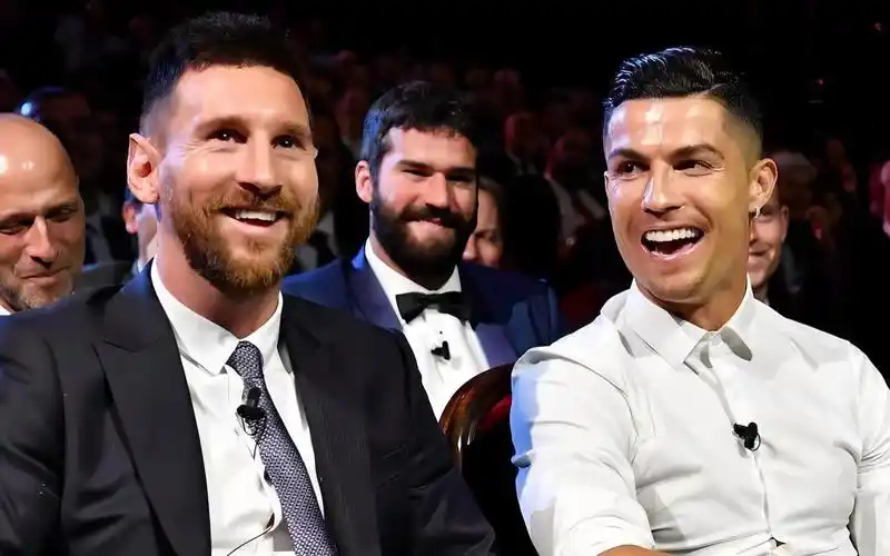 c罗:喜欢我的不一定要讨厌梅西,我和梅西的竞争已经结束了,我尊重他