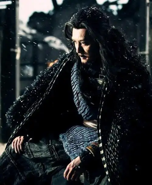 英雄末路时的项羽,用最悲情的一首歌和最无奈的一句话,自刎乌江