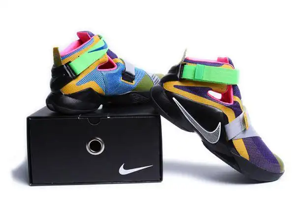 nike zoom lebr0n soldier 9 詹姆斯 士兵9代 男版篮球鞋 鸳鸯版七