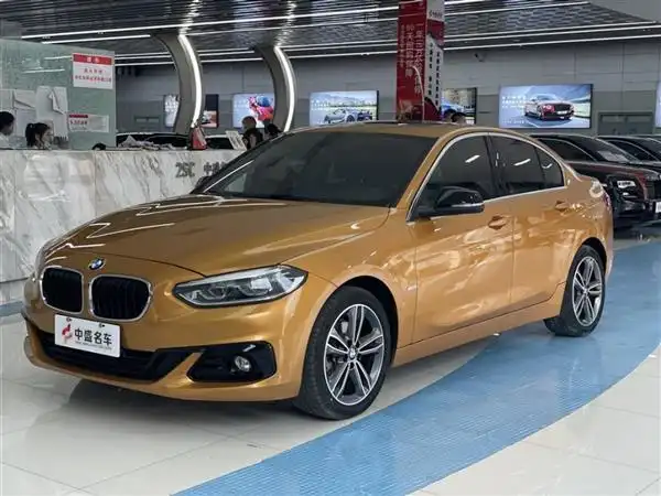 宝马1系 2017款 118i 运动型-12.39万元