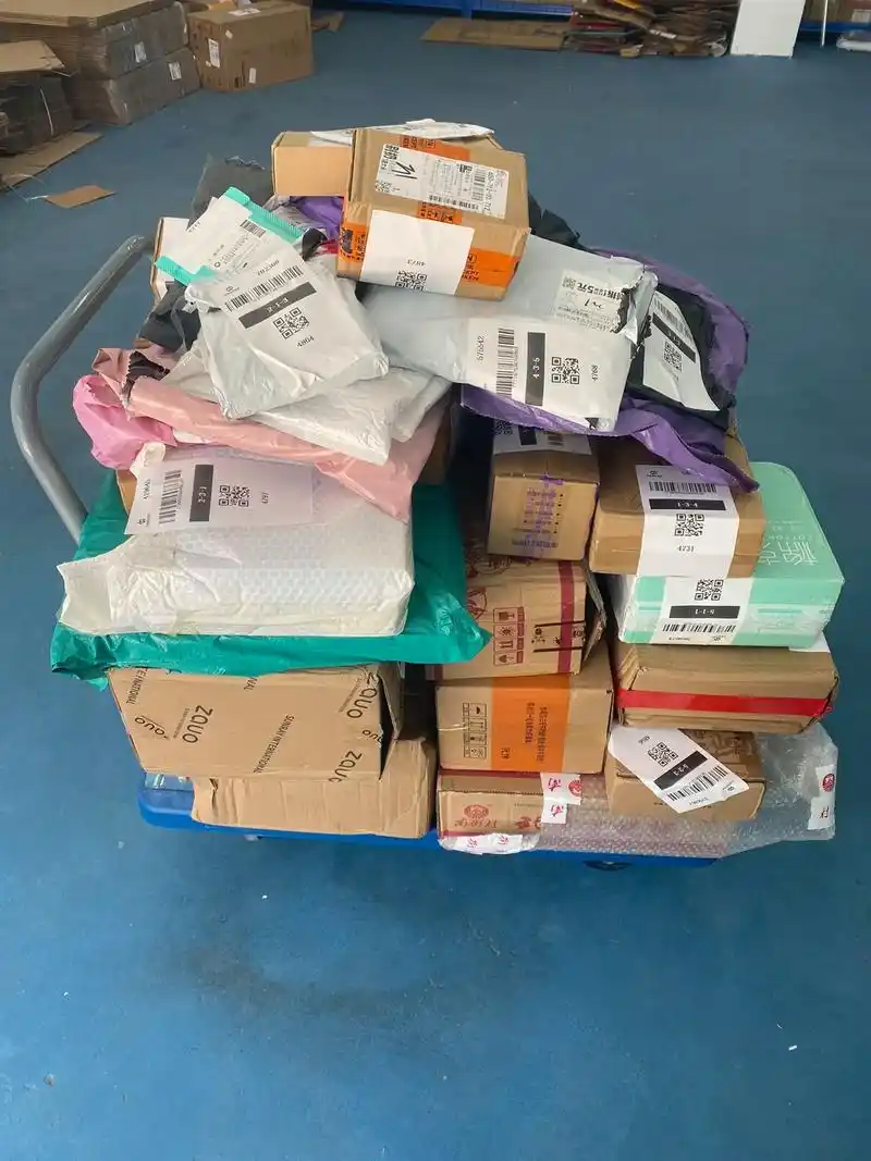 同学的快递,下午安排打包发货.吃的,穿的,化妆品,药,日常用 - 抖音