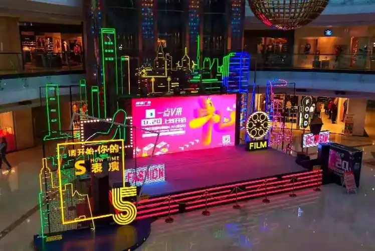 作为威海首个引入小程序的商业体,此举标志着威高广场数字化服务革命