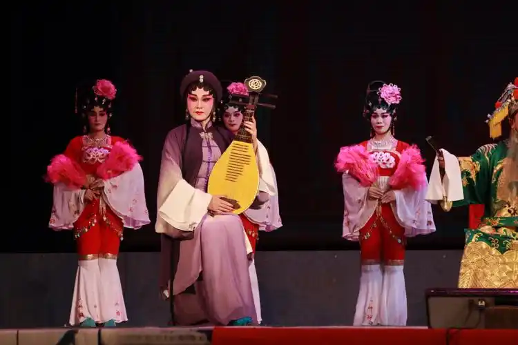 广州青年粤剧团《秦香莲》