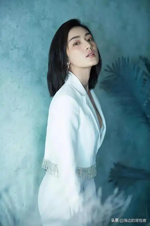 内地90后美女演员洪爽身材一流短发的她超霸气