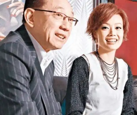 原创主导蛋糕门暴打曾志伟独宠容祖儿杨受成故事比你想象的恶劣