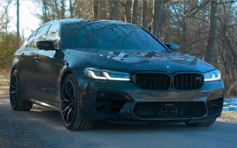 宝马m5 赛道版lci//一台12万美元的怪物