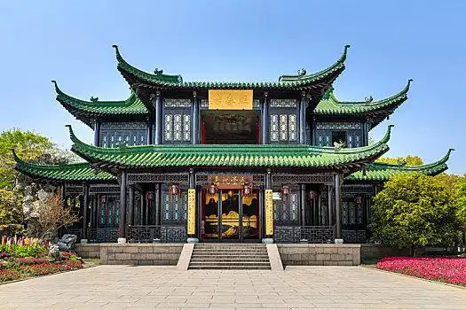 中国江苏省扬州瘦西湖景区熙春台传统建筑