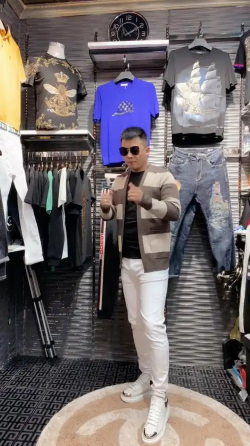 大哥范,帅气十足