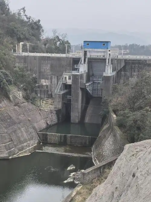 前几天去咸宁陆水水库感觉很失望居然没有通航设施浪费资源