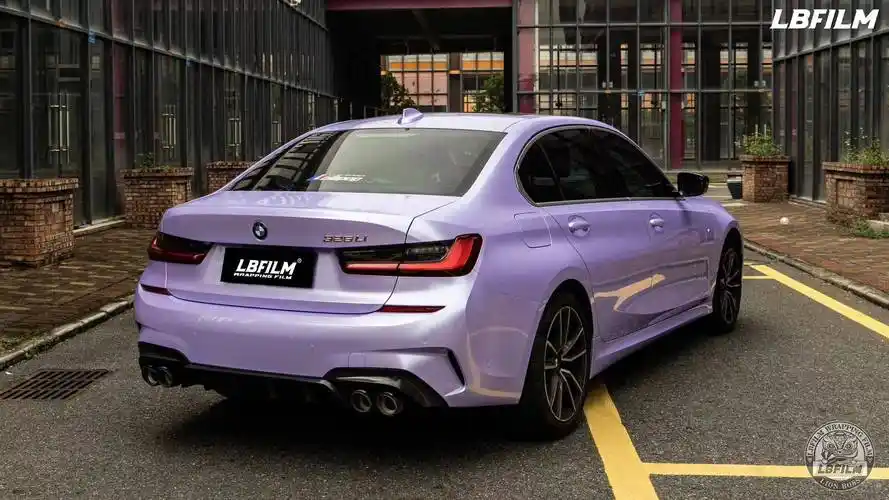 宝马3系lb改色膜液态金属星黛紫淡淡的中低饱和度的浅紫色