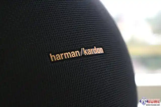 哈曼卡顿onyx studio 2正面的logo细节