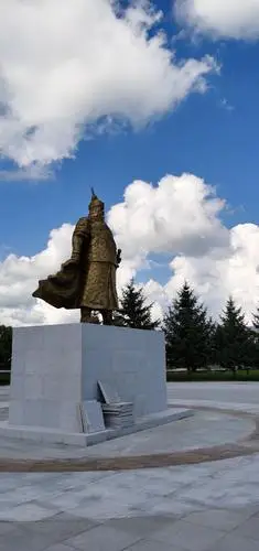 和清朝黑龙江将军奕山于1858年5月28日(咸丰八年四月十六日)在瑷珲(今