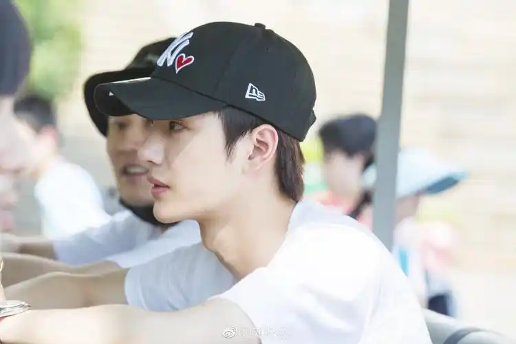 王一博头像/壁纸拿图点赞 喜欢记得收藏专辑哦二传注明陈诗甜