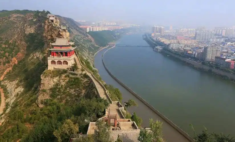 陕西神木二郎山景区:去过一次就不想再去的地方_游客_停车场_上山