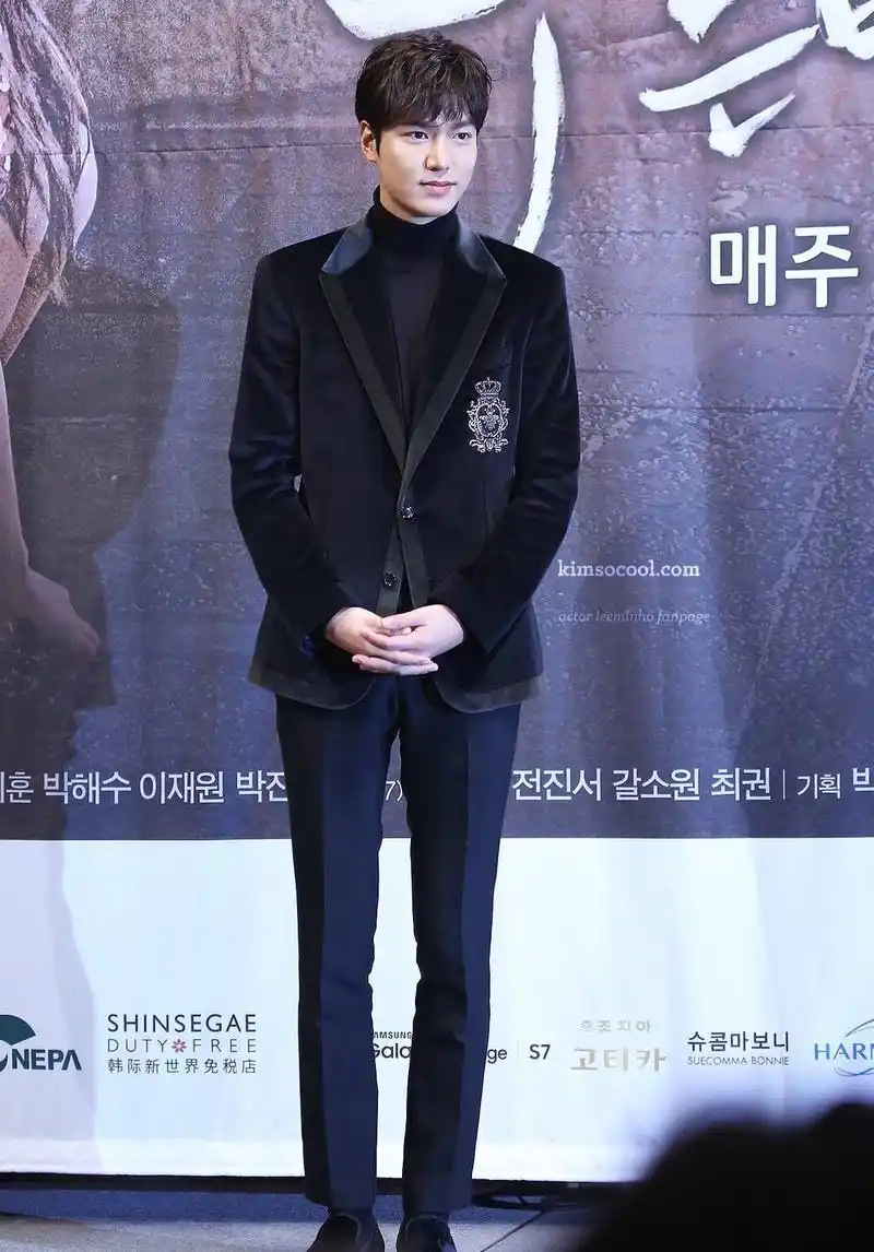 永远的男神李敏镐的西装也是男神风格!真的不愧是男神榜no.1!