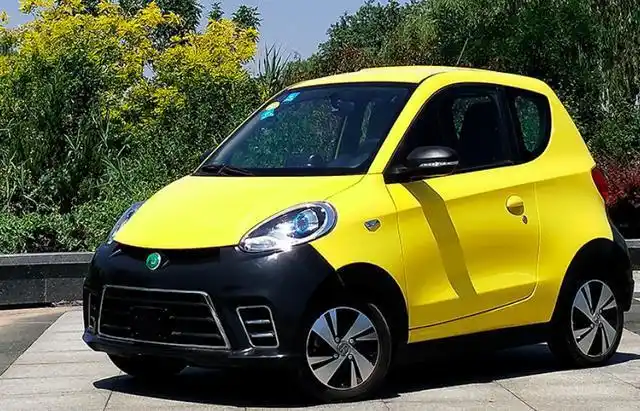 2款微型电动轿车来了,外观时尚乘坐舒适,续航可达170公里以上|汽车