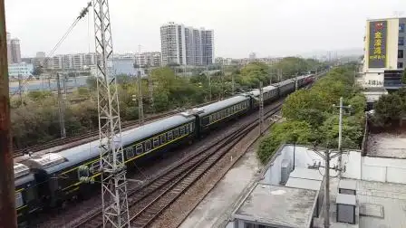 广铁广段的hxd1d型电力机车牵引k642次列车从广州北站通过,轮轨声超级