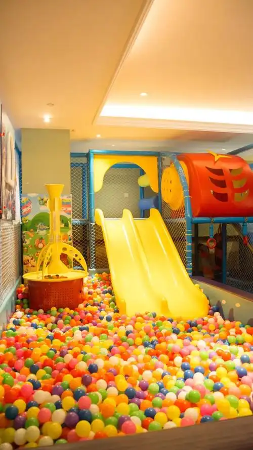 限时抢坐拥花园湖景的五星酒店一大一小自助午餐儿童乐园甜品套餐才