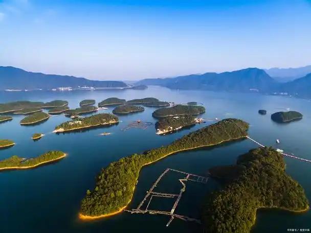 江西省九江市庐山西海景区是国内旅游必去的十大地方之一,位于江西省