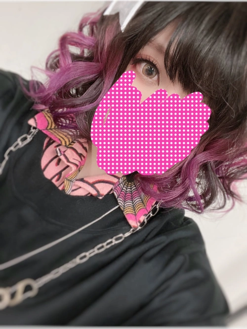 nqrse本人单独的作品虽然不多,但和相当多的唱见合作过.