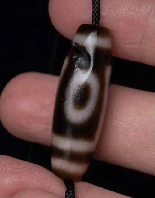 天珠一眼靠山纹满朱砂