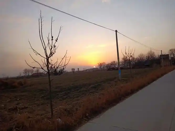 清晨的太阳,旭日东升,新的一天,新的希望,乡村的早晨是宁静的,是