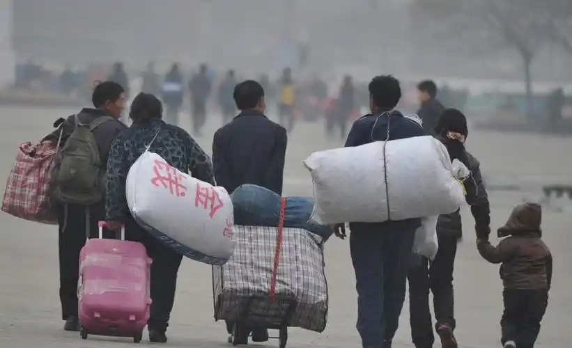 农民工已经"不差钱"了?50袋水泥搬上5楼给300元,直接被拒绝