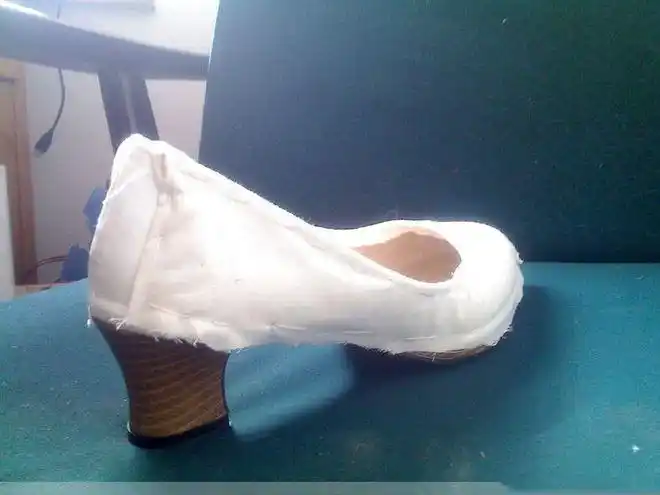 亲人去世后儿女们穿孝鞋的讲究_网易订阅