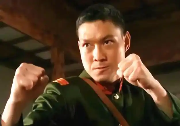 周比利谈李连杰我在虹口道场门口和他对视了5秒他是习武之人