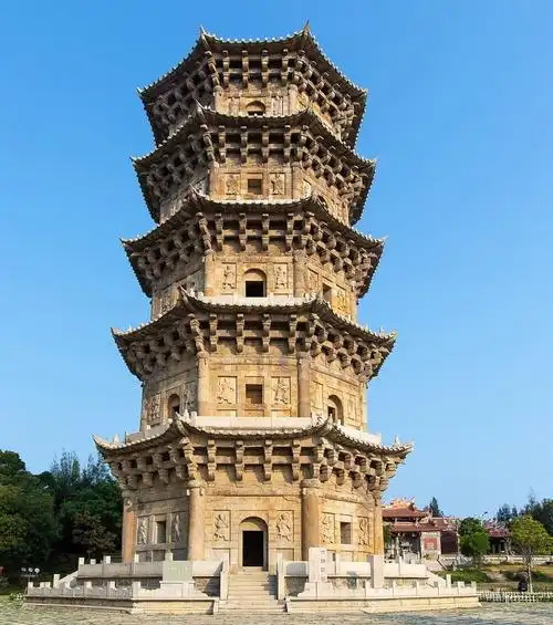 【精彩封面故事】泉州代表建筑物:航标双塔