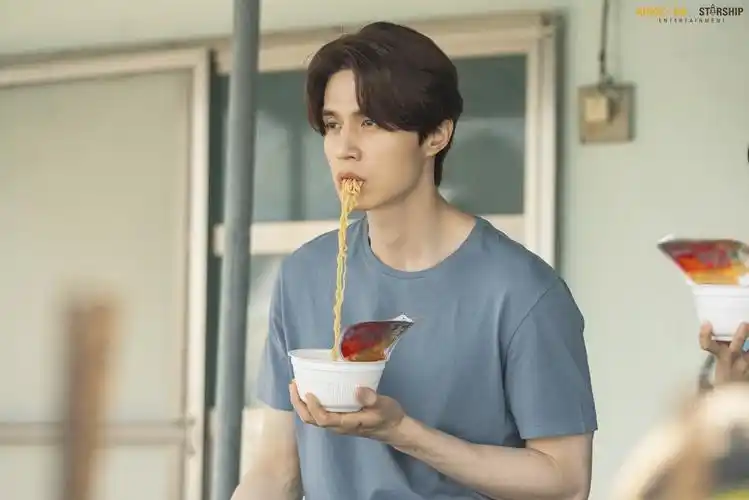 李栋旭九尾狐传帅气剧照图片