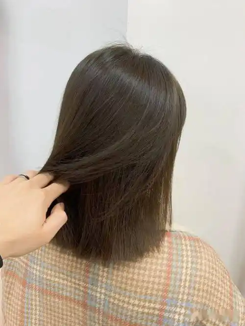 掉色的过程是先掉成蓝绿色再慢慢掉成闷青,再是青棕色,最后会