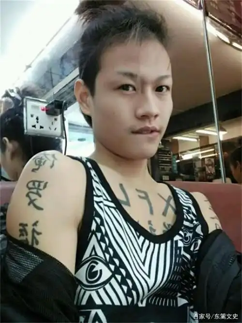 创办"杀马特"的11岁少年罗福兴,曾拒绝富婆的追求,如今怎样了