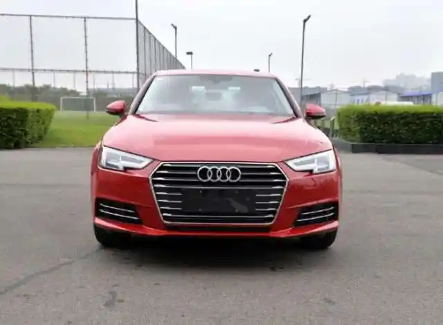 奥迪a4l遭大众朗逸追尾,车主:不敢相信自己的眼睛!