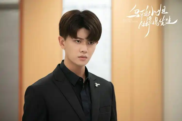 任嘉伦不受欢瑞力捧,靠角色翻红